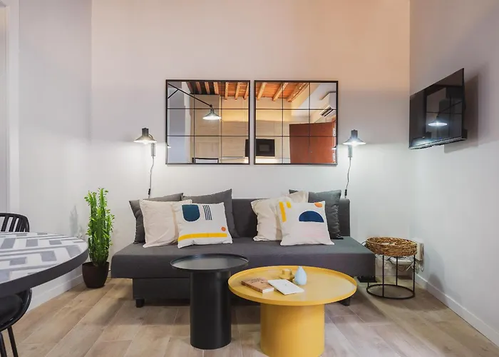 Quiet In The Center Apartment *