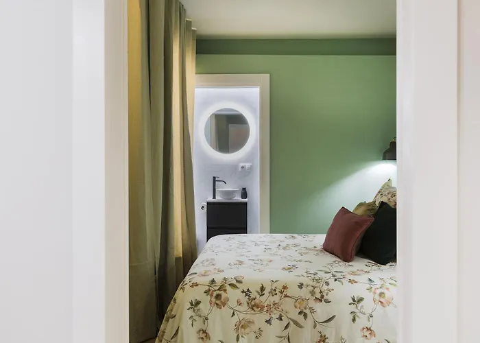 Quiet In The Center Apartment